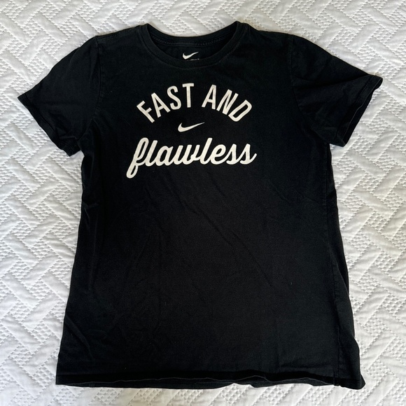 Nike Athletic Cut Tee Youth Large Black White Fast And Flawless Activewear - Picture 1 of 6